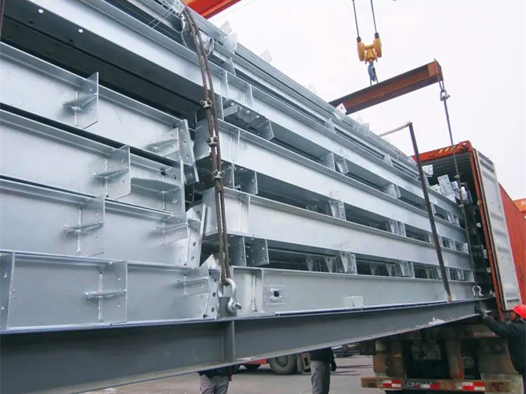 Carregamento de recipiente de paletes de a&ccedil;o