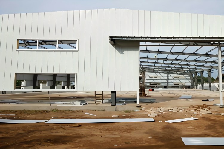 painel sandu&iacute;che de parede de f&aacute;brica