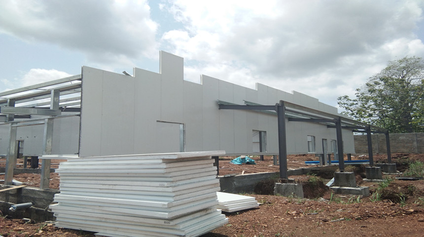 Painel de parede de sandu&iacute;che de a&ccedil;o