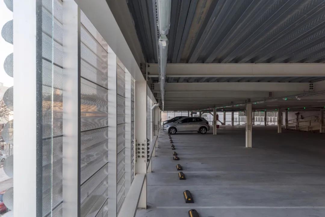 estacionamento lot-4