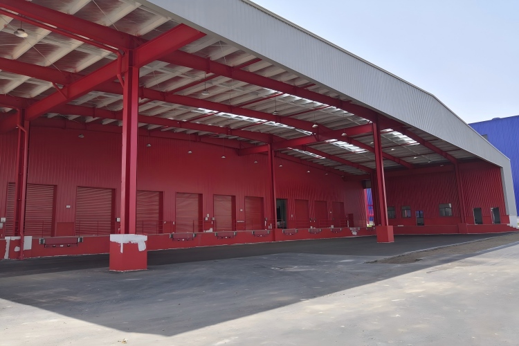 edif&iacute;cio com estrutura met&aacute;lica para log&iacute;stica