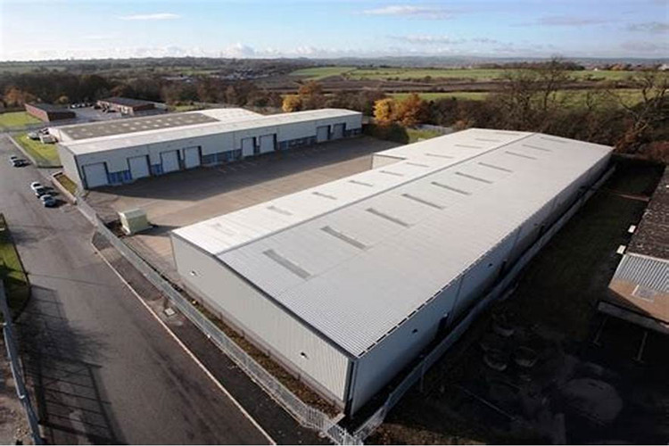 Estrutura de a&ccedil;o do armaz&eacute;m