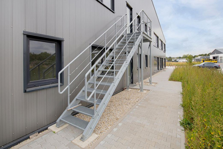 escada de a&ccedil;o