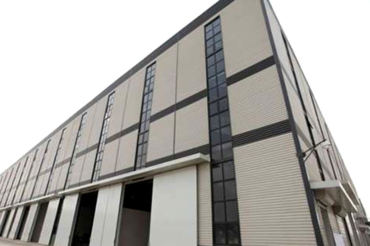 Edif&iacute;cio de a&ccedil;o alto