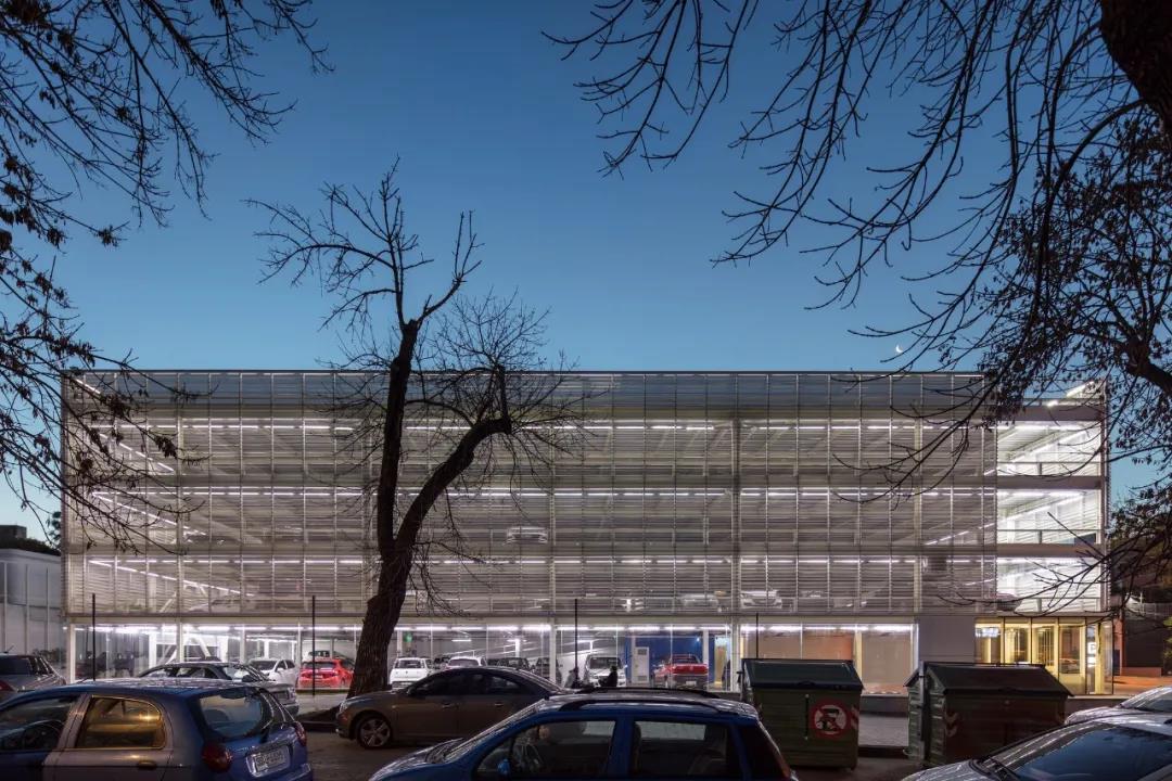 Parque de estacionamento-1