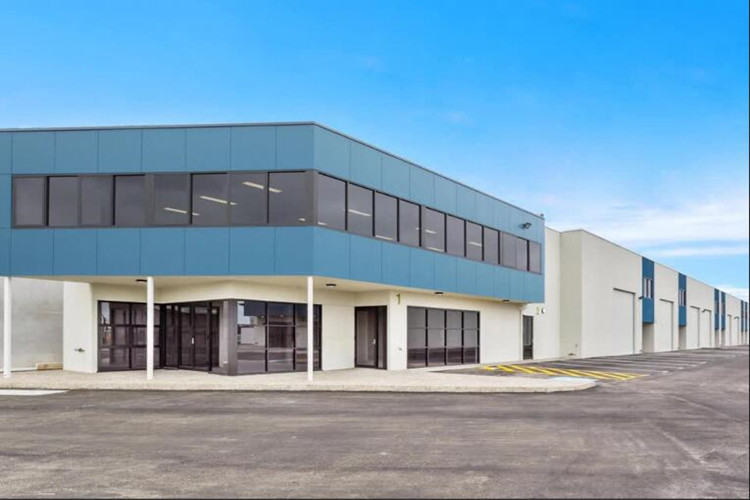 Constru&ccedil;&atilde;o de edif&iacute;cios de a&ccedil;o resistente e dur&aacute;vel